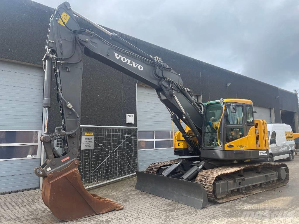 Volvo ECR235C Bandgrävare