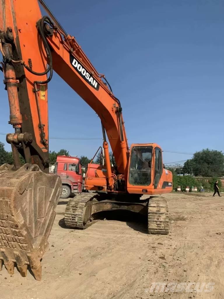 Doosan DH300 Bandgrävare