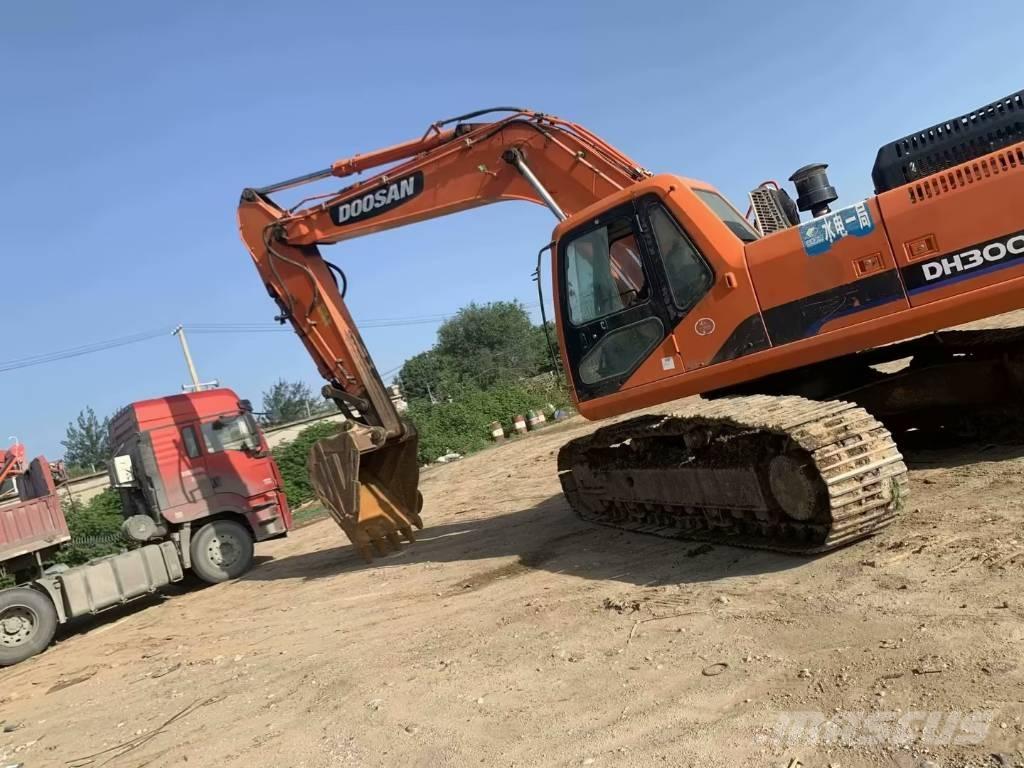 Doosan DH300 Bandgrävare