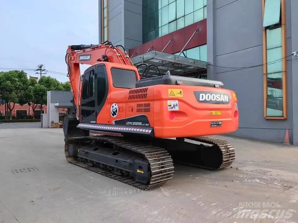 Doosan DX225LC-9C Bandgrävare