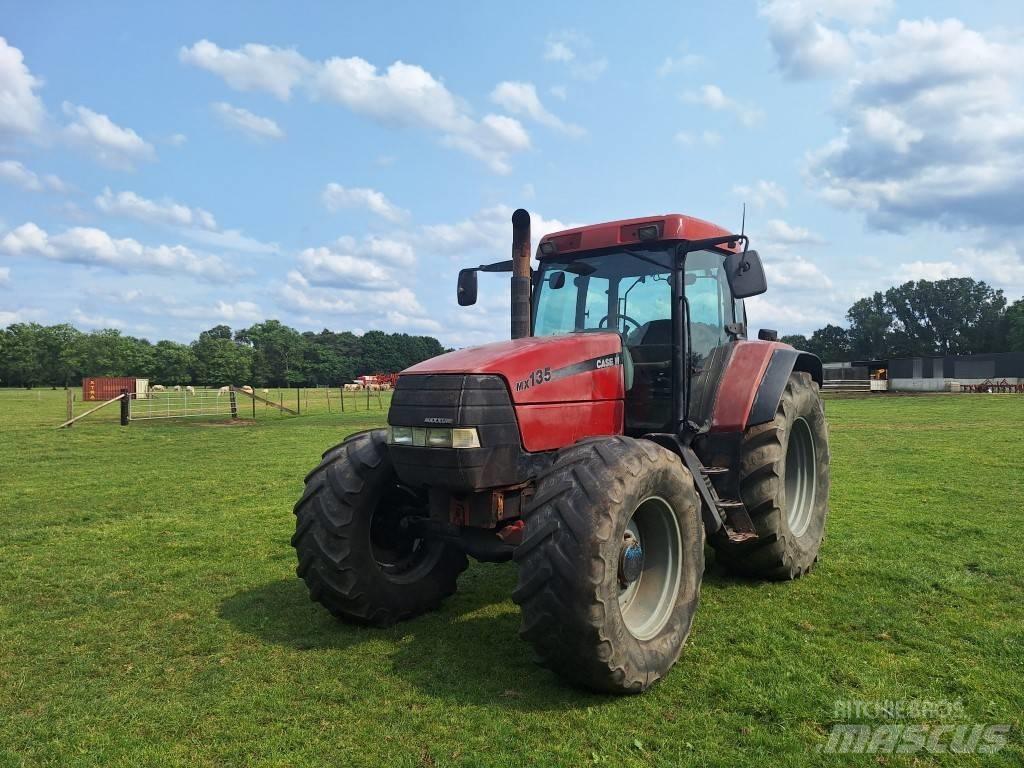 CASE MX135 Traktorer