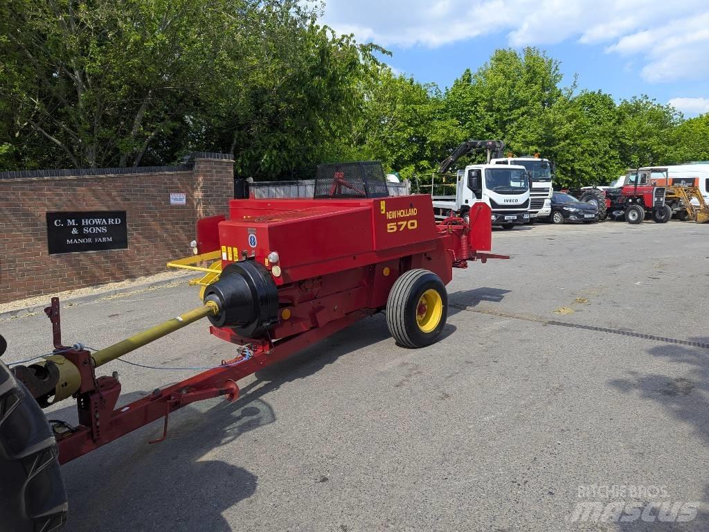 New Holland 575 Fyrkantspressar