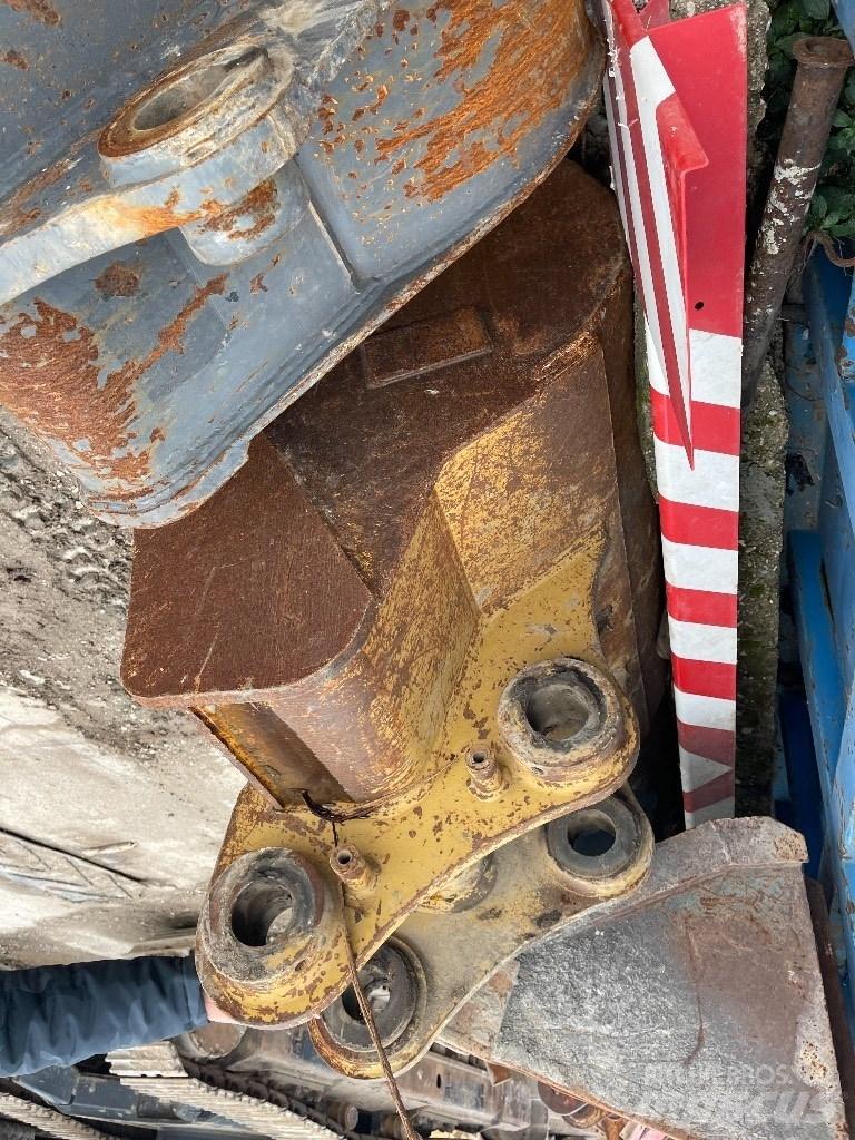 CAT 323 D Bandgrävare