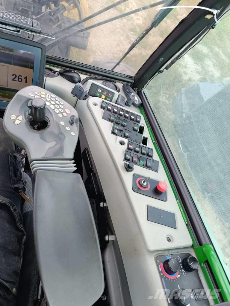 John Deere 770 D Skördare