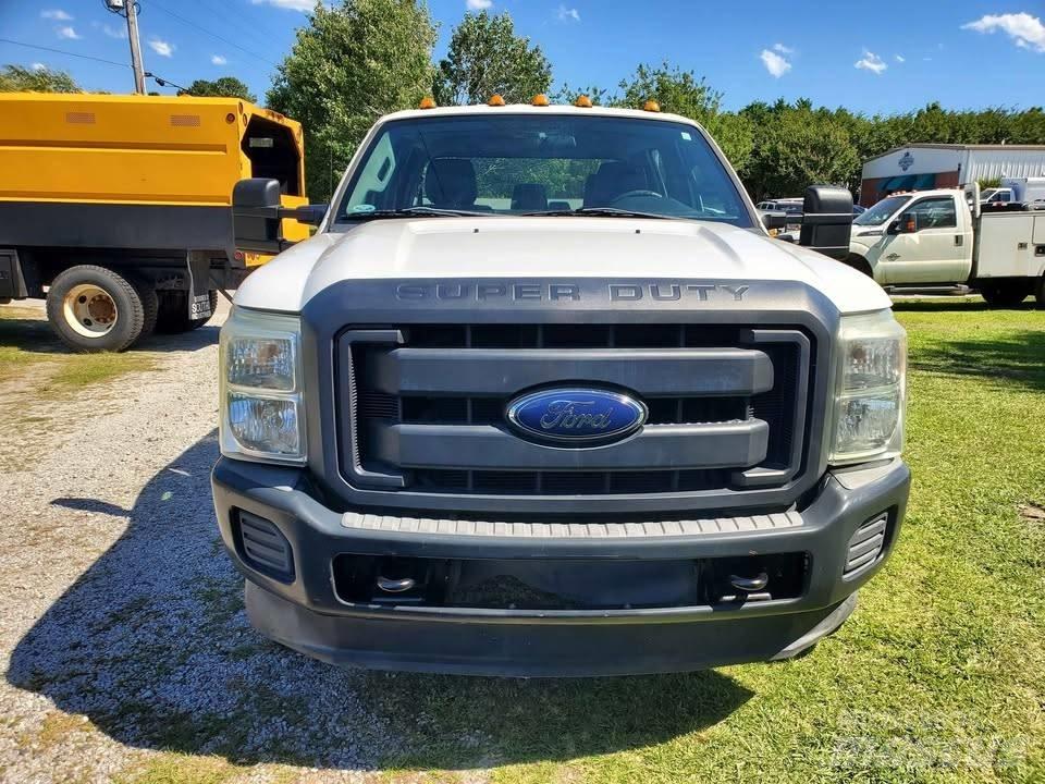 Ford F 350 XL SD Plogbilar