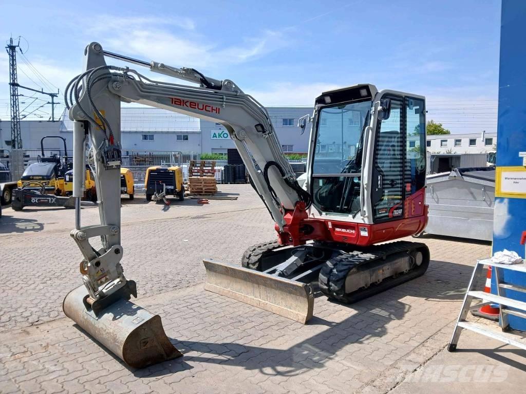 Takeuchi TB 240 DPF Minigrävare < 7t