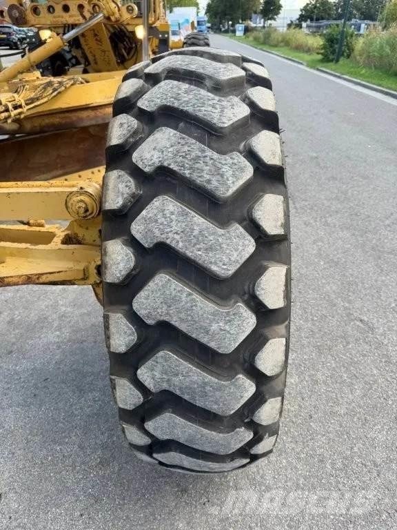 CAT 140H Väghyvlar