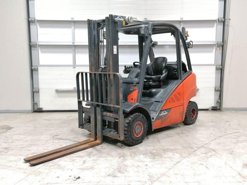 Linde H25T-01 Gasolmotviktstruckar