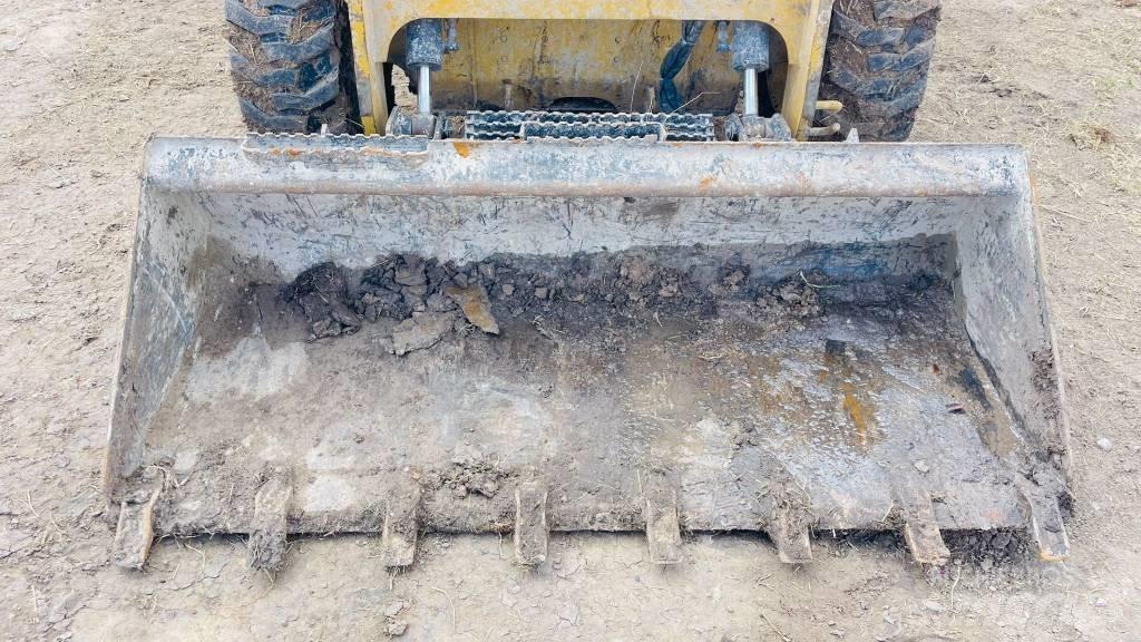 CAT 262D3 Kompaktlastare