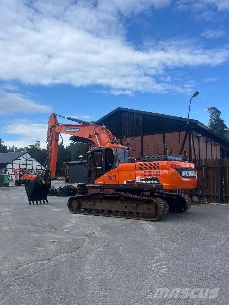 Doosan DX 255 LC-5 Bandgrävare