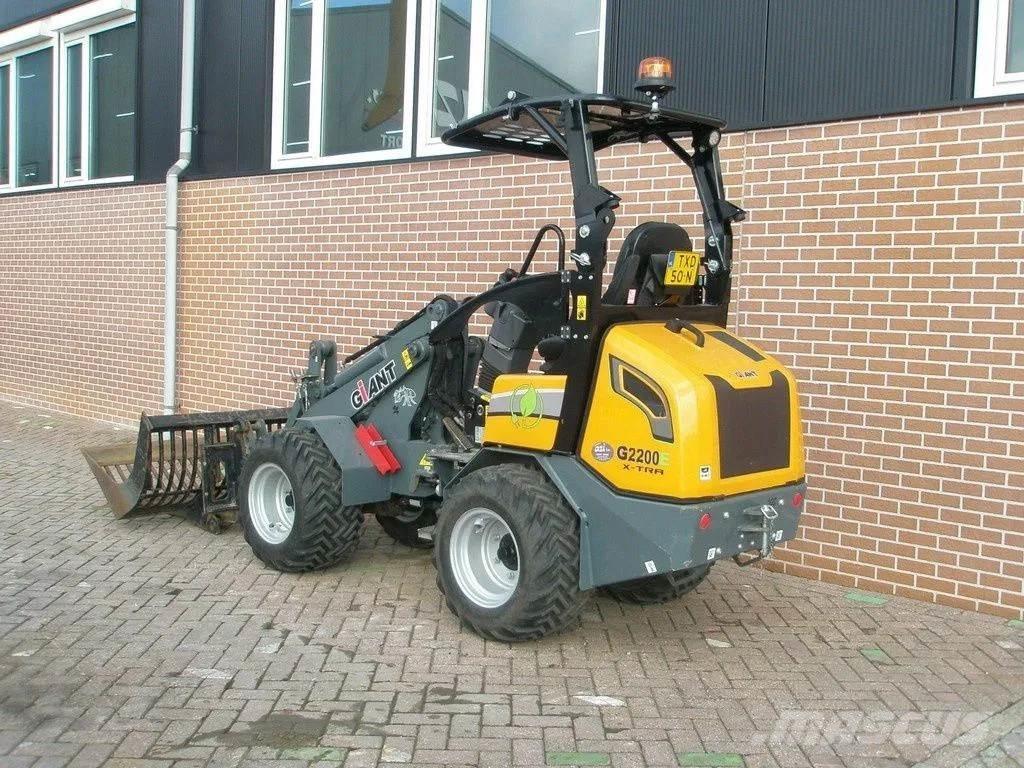 GiANT G2200E Minilastare