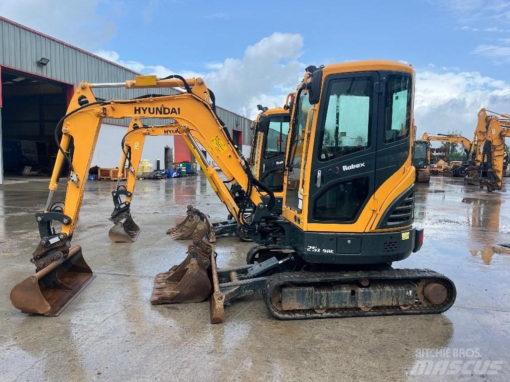 Hyundai R25Z-9 AK Minigrävare < 7t
