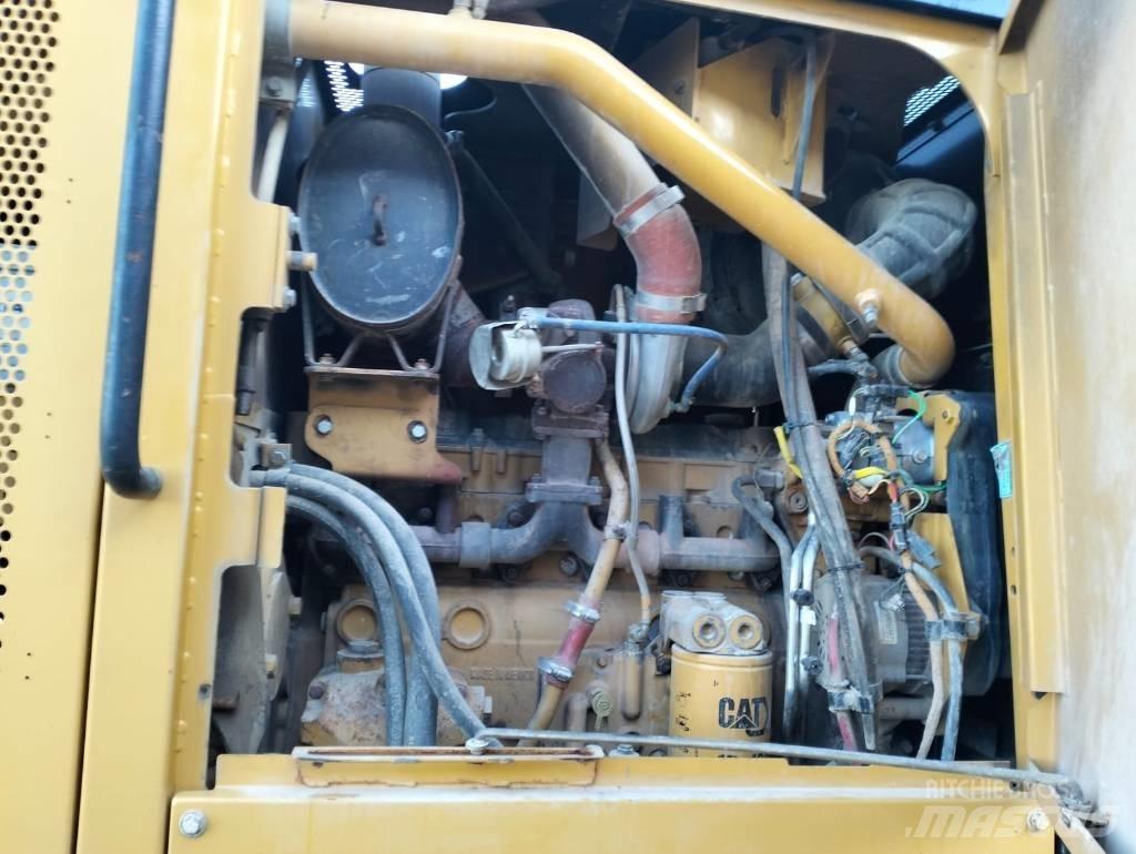CAT 160 M Väghyvlar