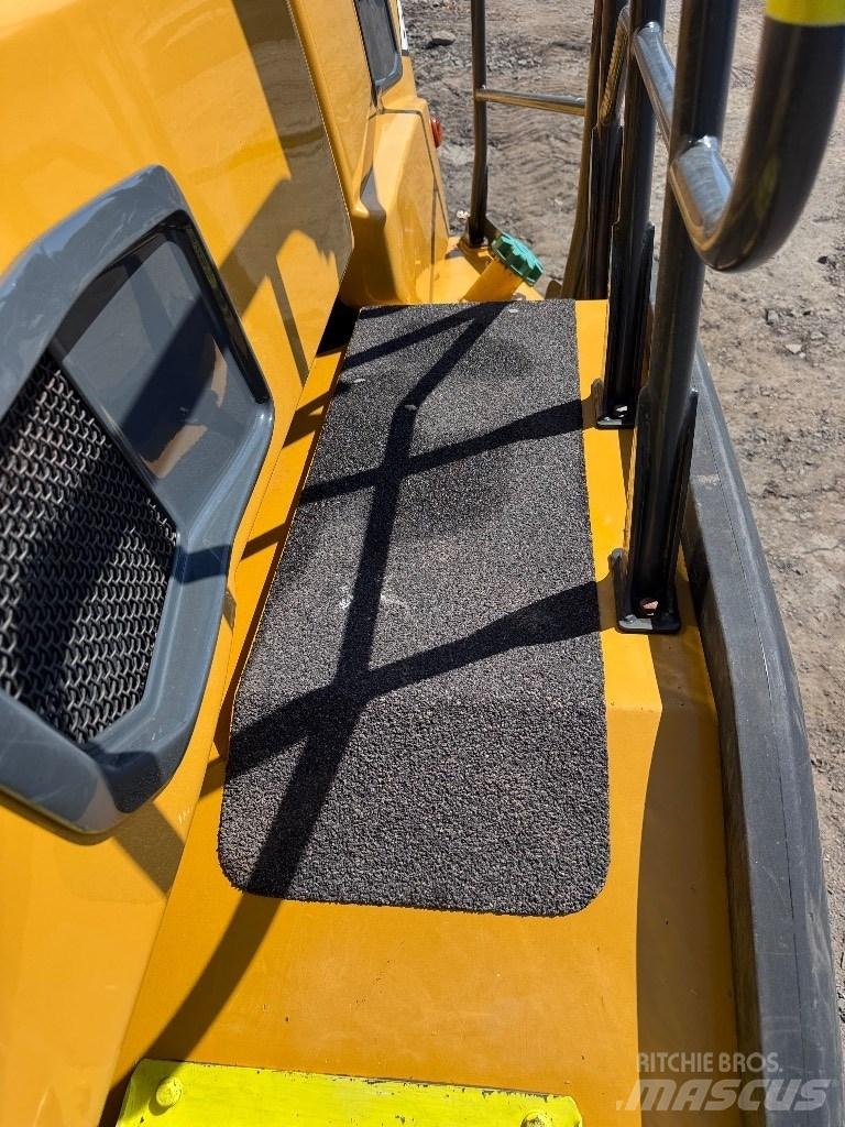 Bell B 20 E Midjestyrd dumper