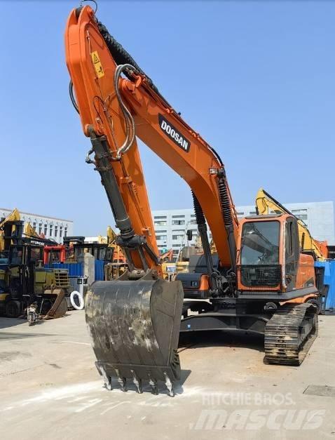 Doosan DX300 Bandgrävare