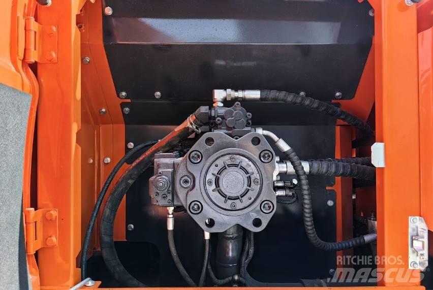 Doosan DX300 Bandgrävare