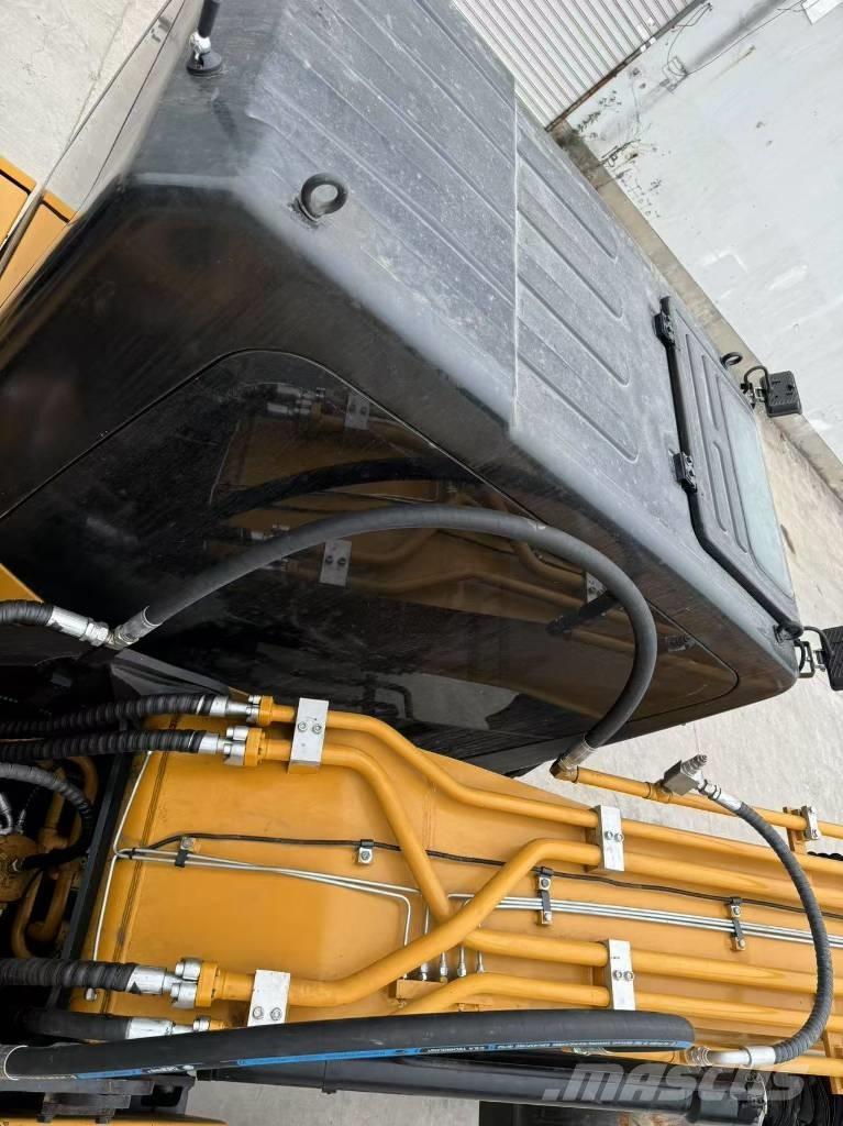 Sany SY 215 C Bandgrävare