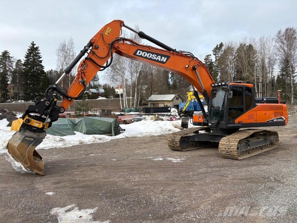 Doosan DX 255 LC-7 Bandgrävare