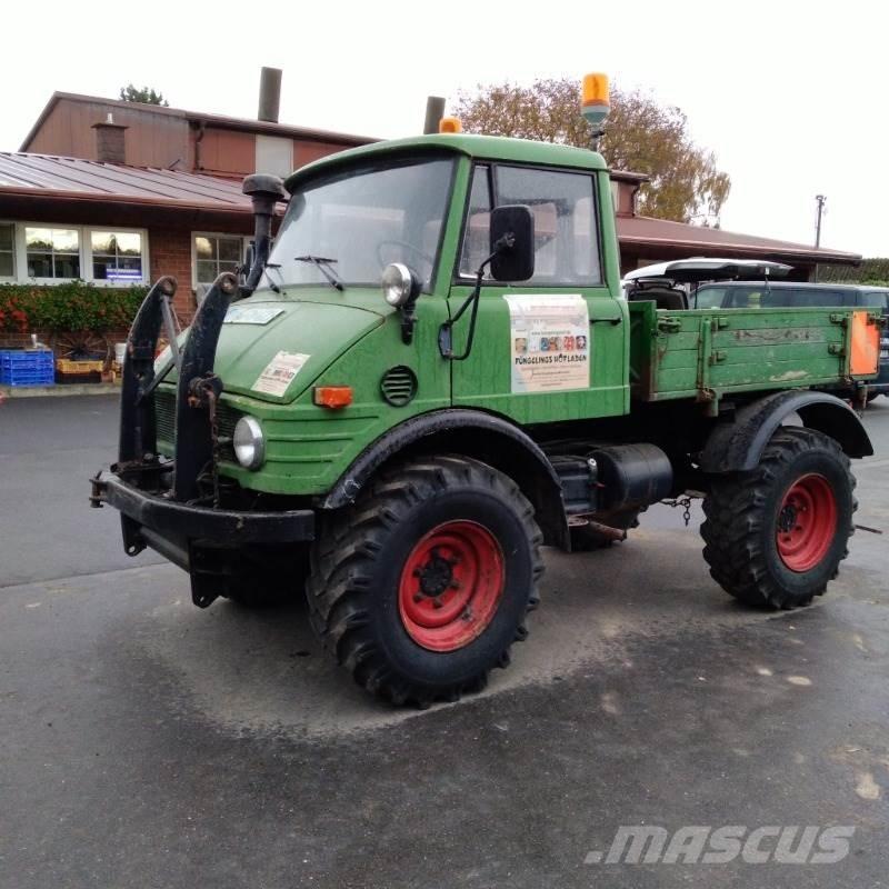 Mercedes-Benz U421 Traktorer