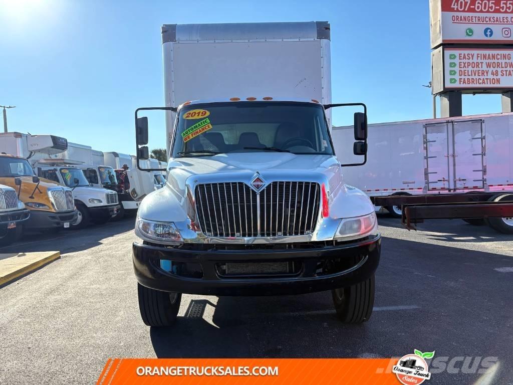 International 4300 Skåpbilar