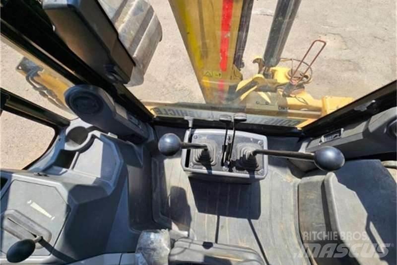 CAT 426F2 TLB Grävlastare