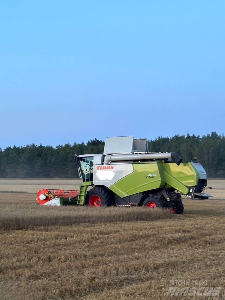 CLAAS Tucano 420 Skördetröskor