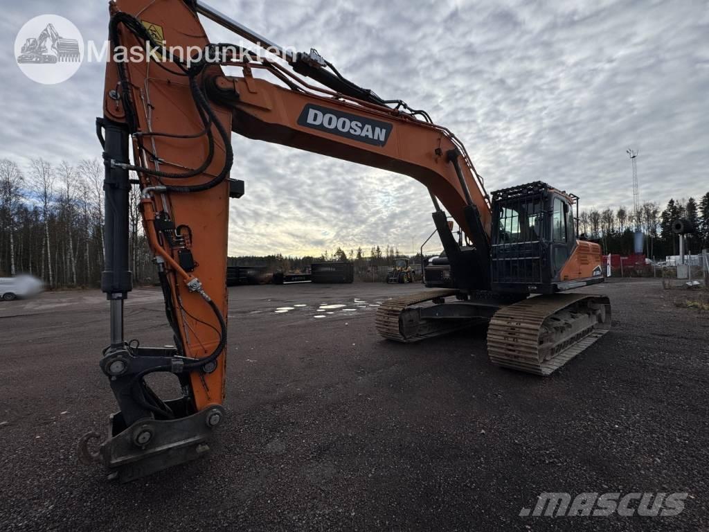 Doosan DX 300 LC Bandgrävare