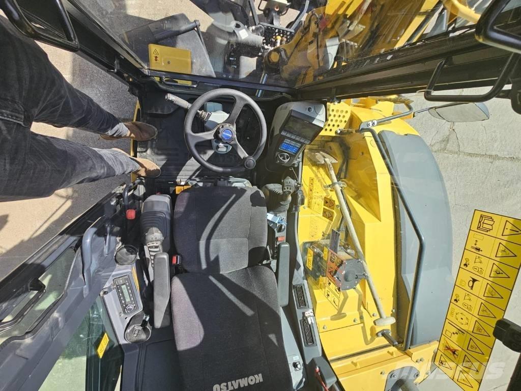 Komatsu PW 98 MR-11 Hjulgrävare