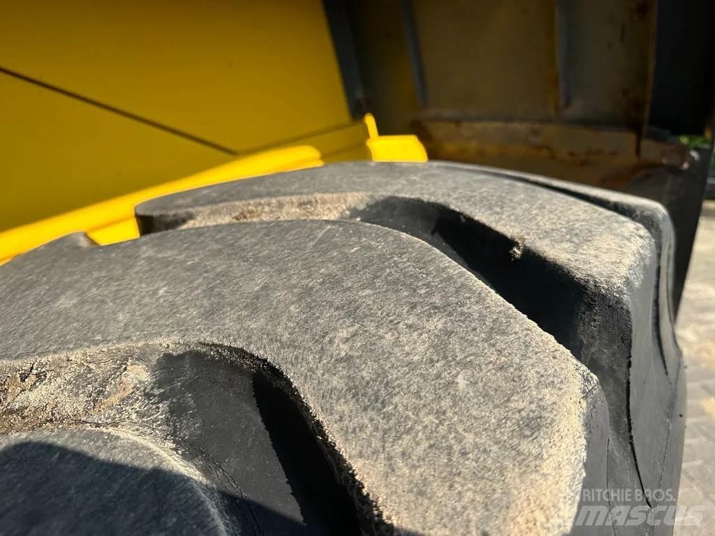 Komatsu WA270-3 Hjullastare