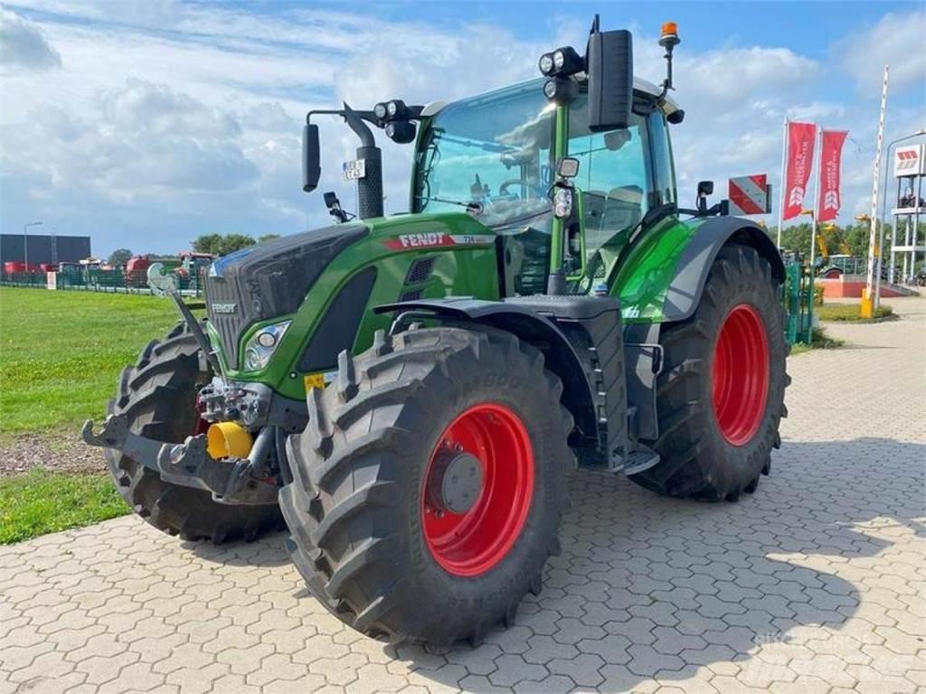 Fendt 724 PROFI+ Traktorer