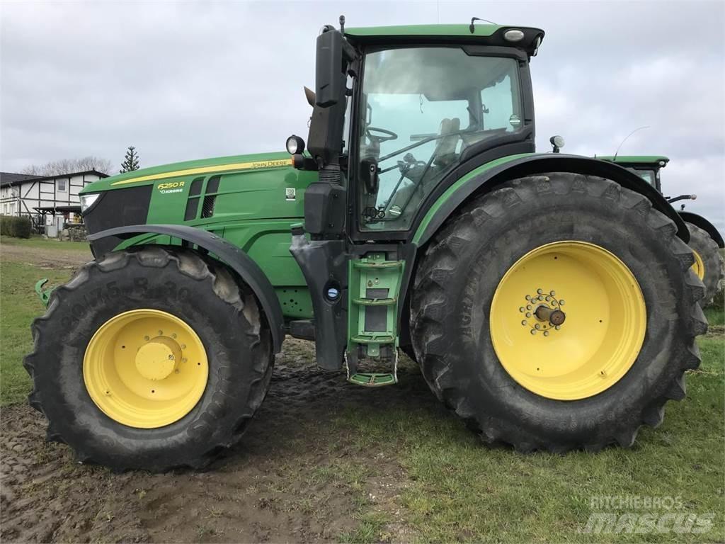 John Deere 6250R Traktorer