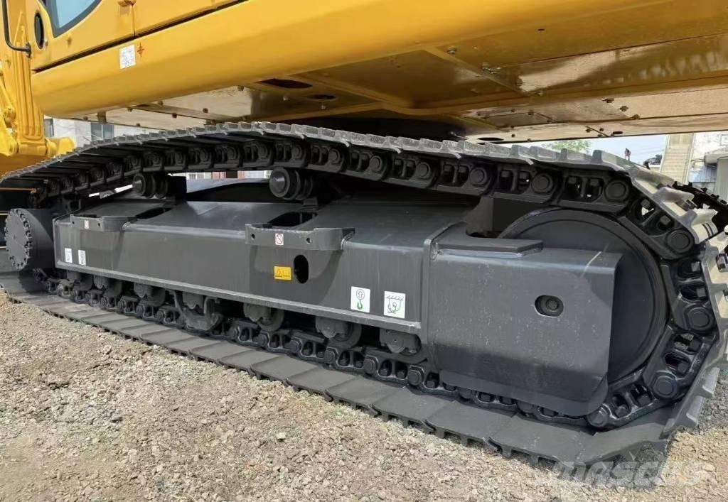 Komatsu PC 200-8 Bandgrävare