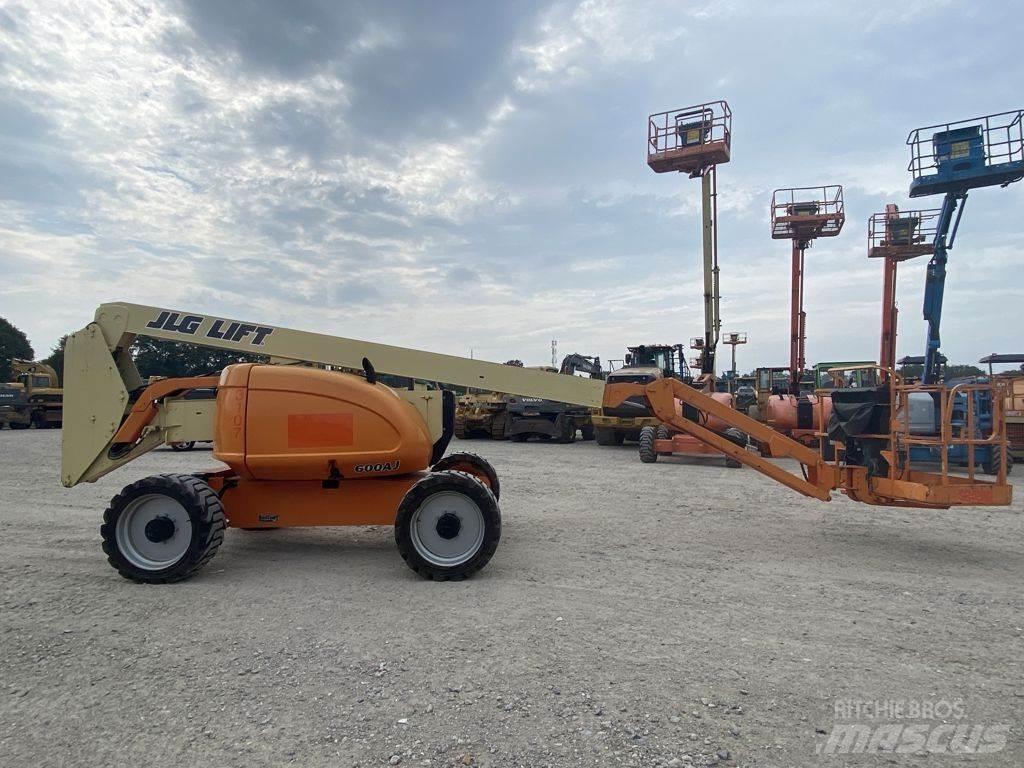 JLG 600AJ Bomliftar