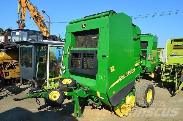 John Deere 592 Rundbalspressar