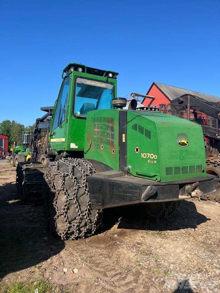 John Deere 1070 D Skördare