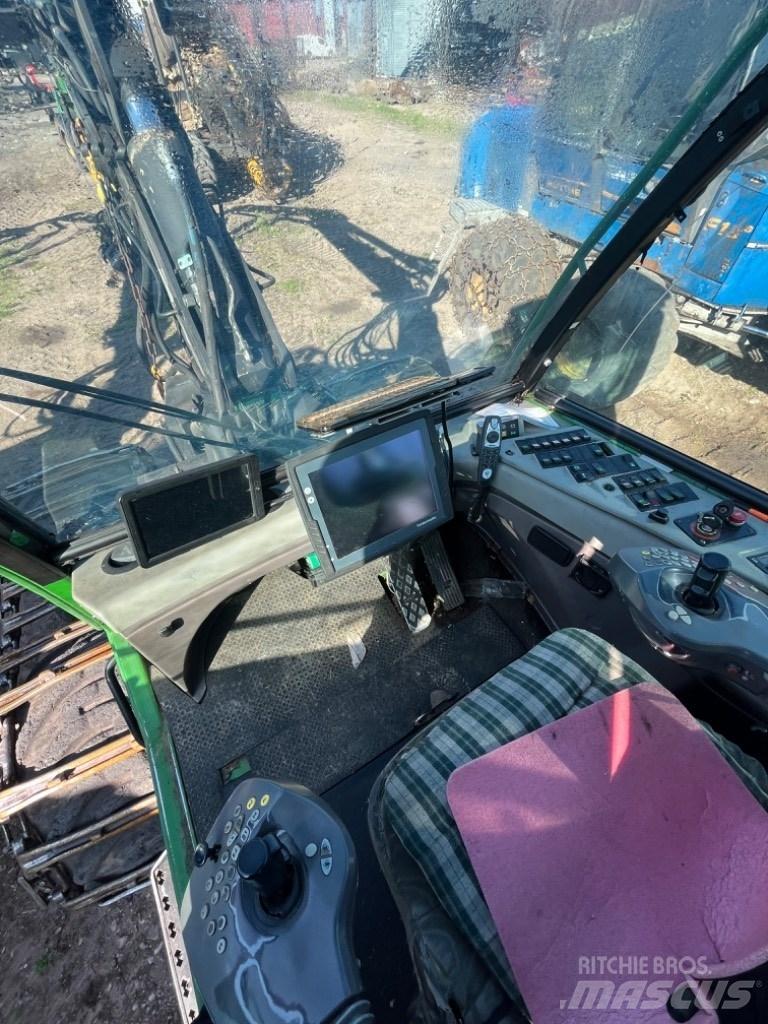 John Deere 1070 D Skördare