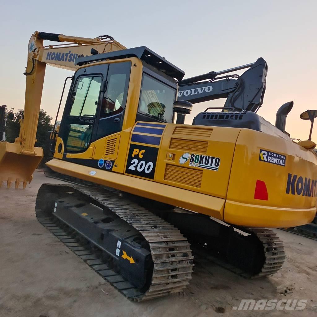 Komatsu PC 200-8 Bandgrävare