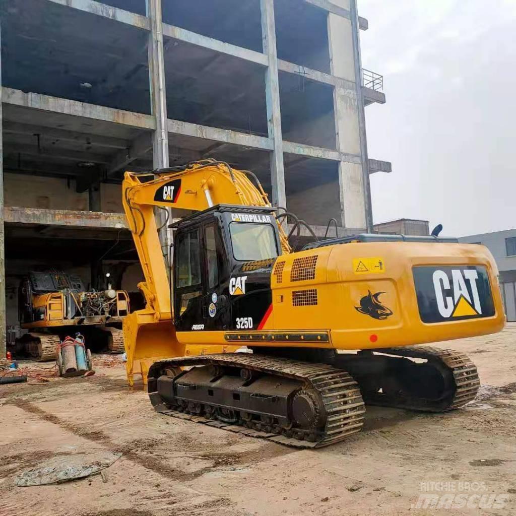 CAT 325 D Bandgrävare