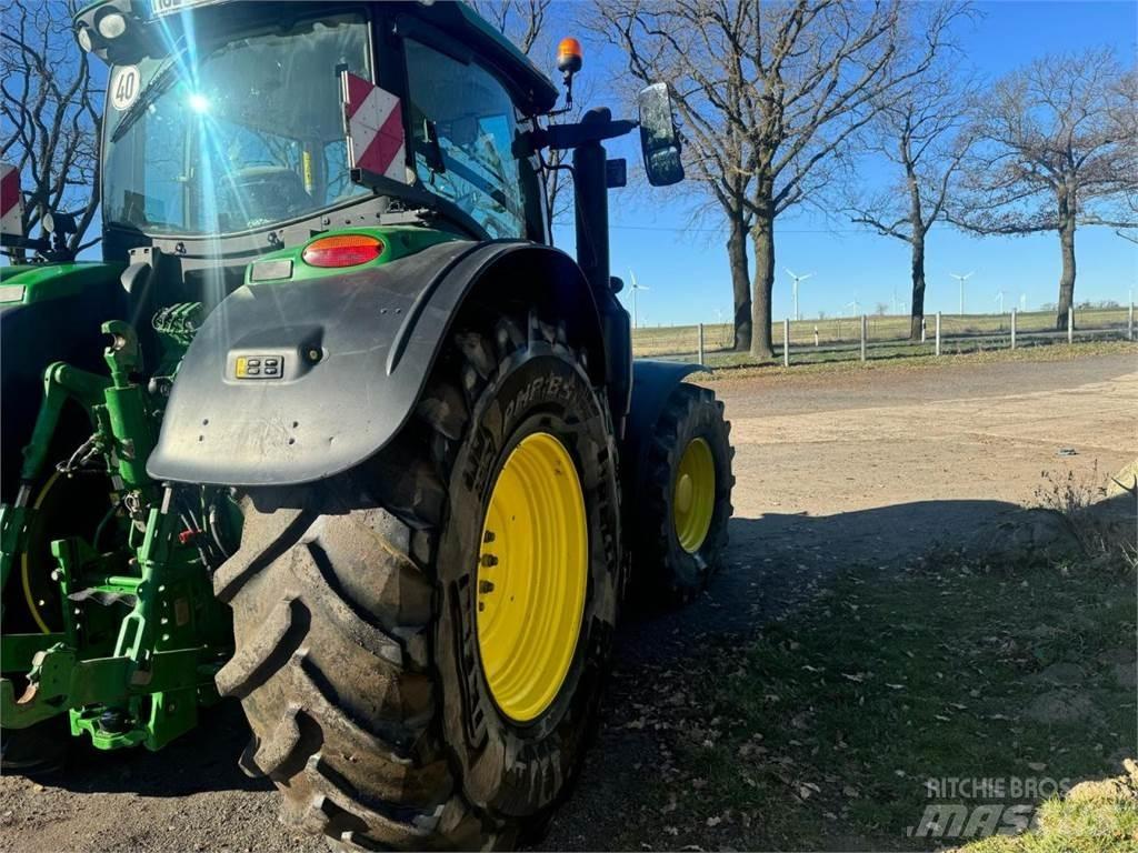 John Deere 6230R Traktorer