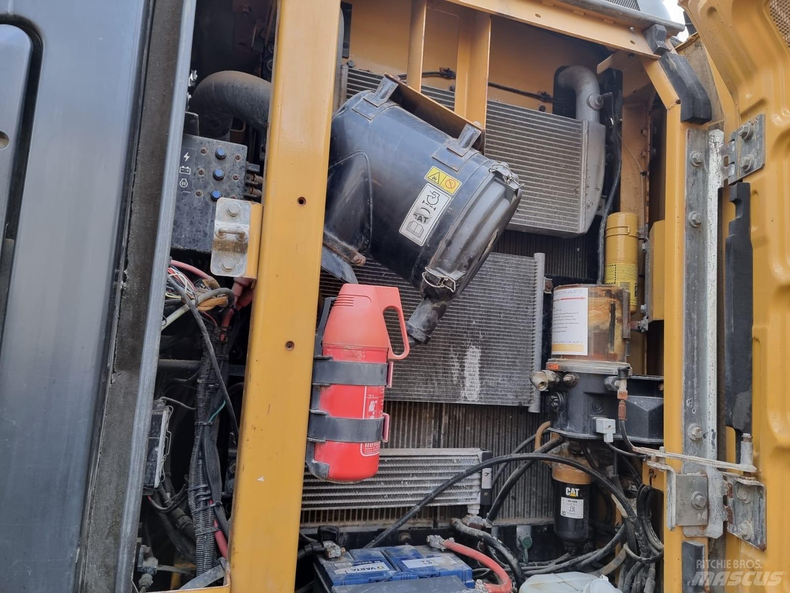 CAT 320 E Bandgrävare