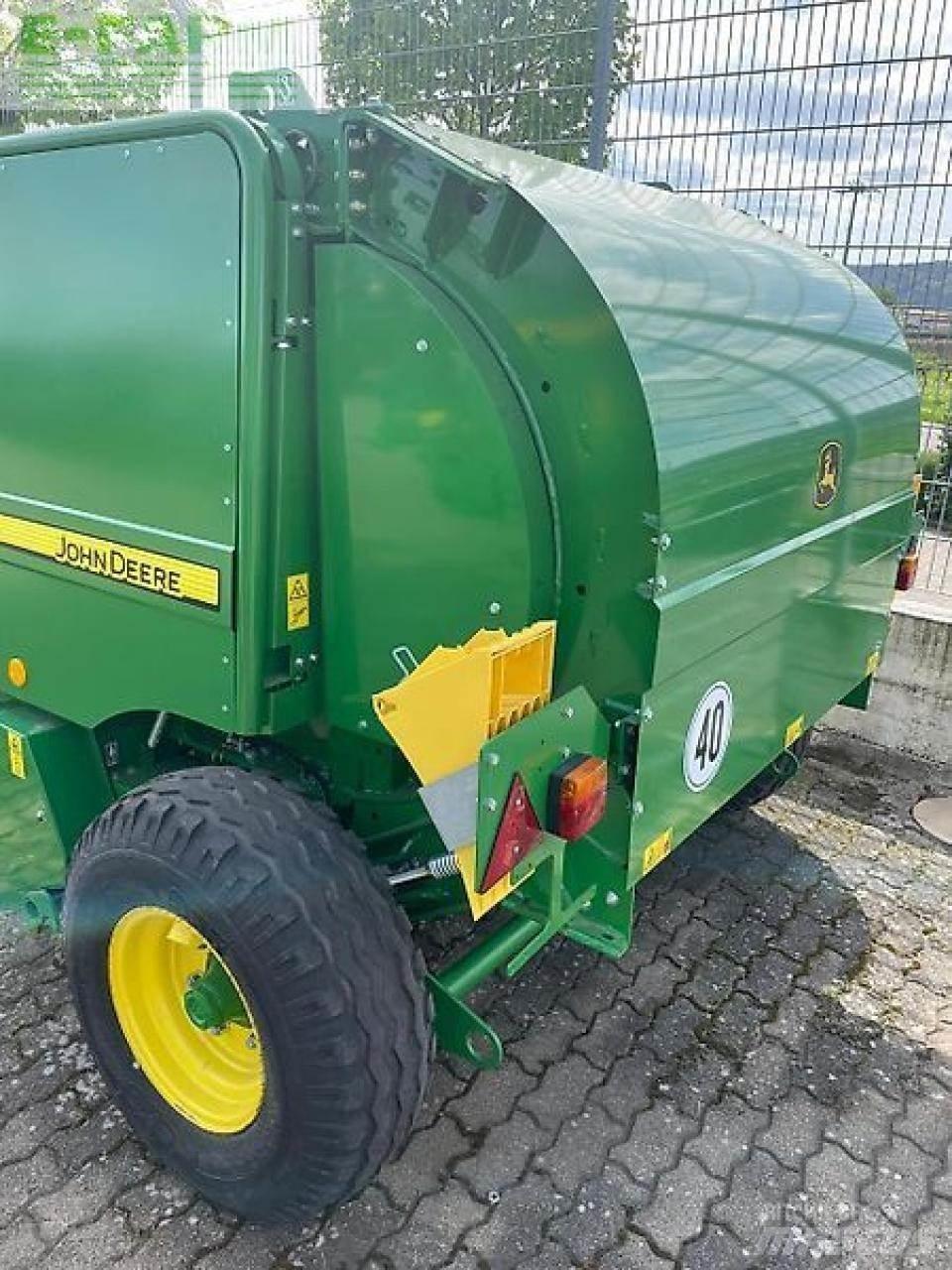 John Deere f440e Fyrkantspressar