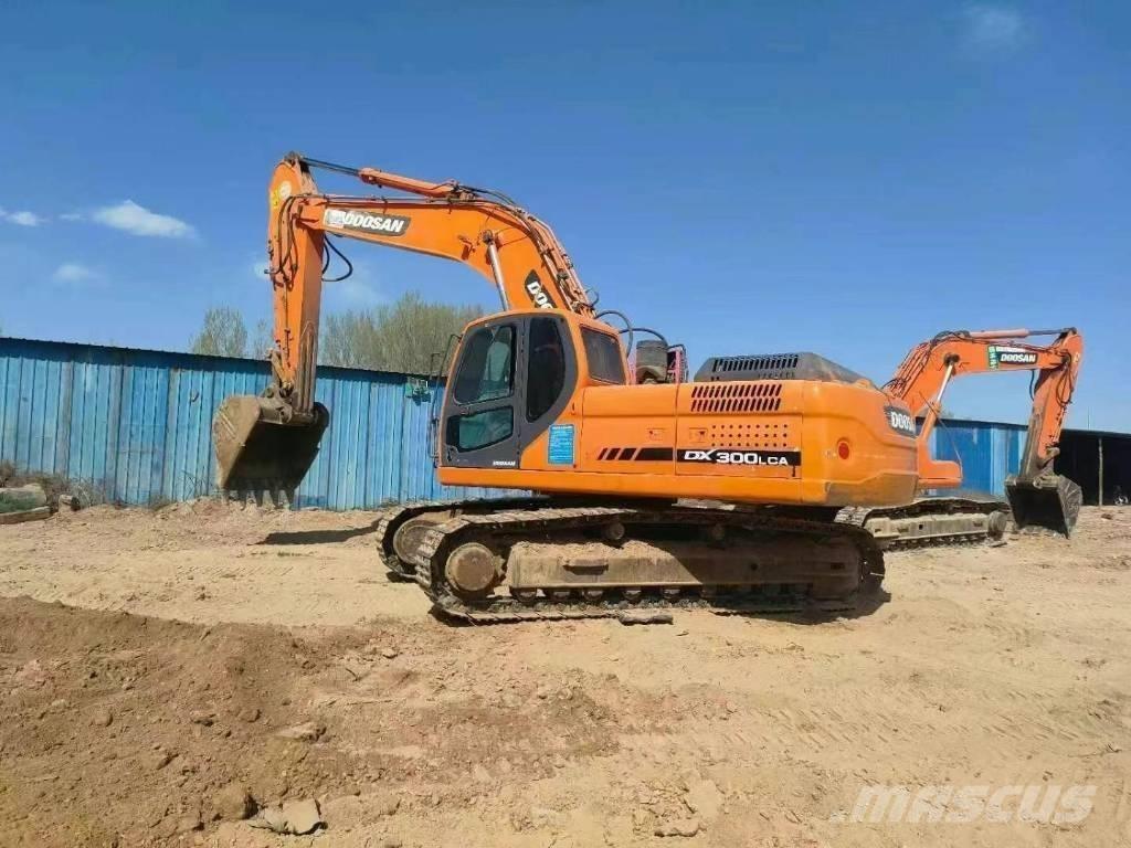 Doosan DX300LC-9 Bandgrävare