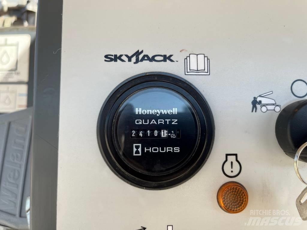 SkyJack SJ63AJ Bomliftar