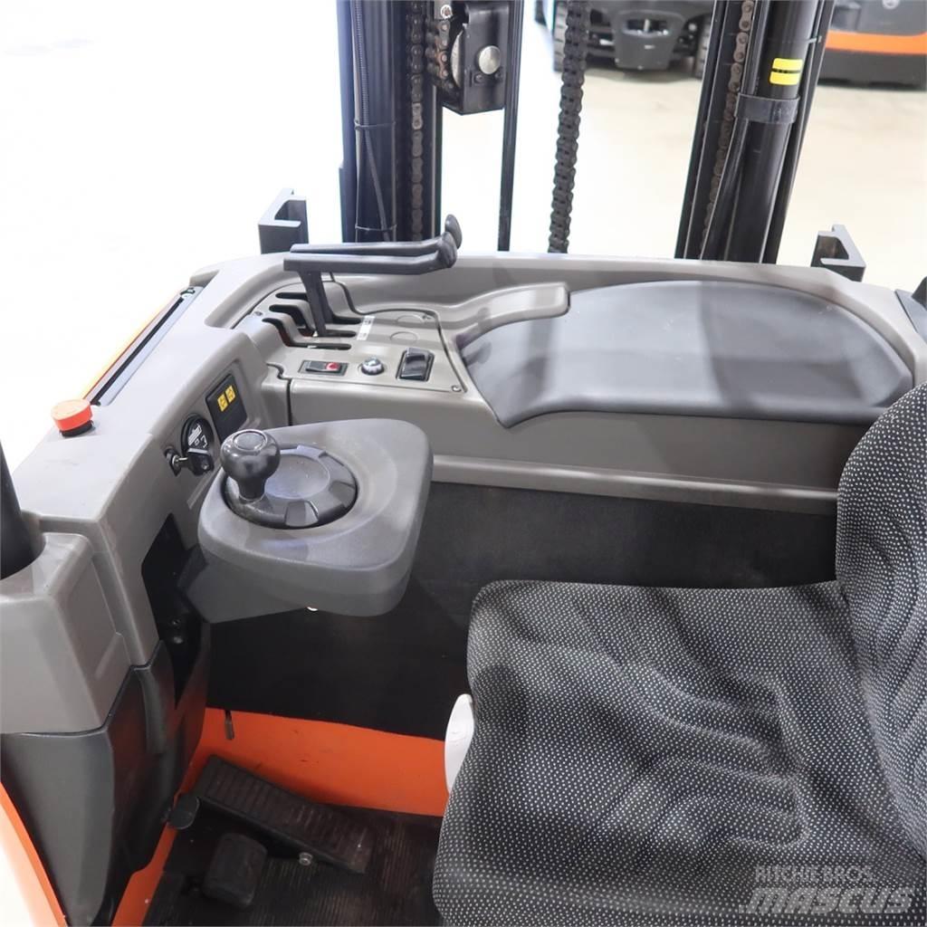 BT SRE160L Elmotviktstruckar