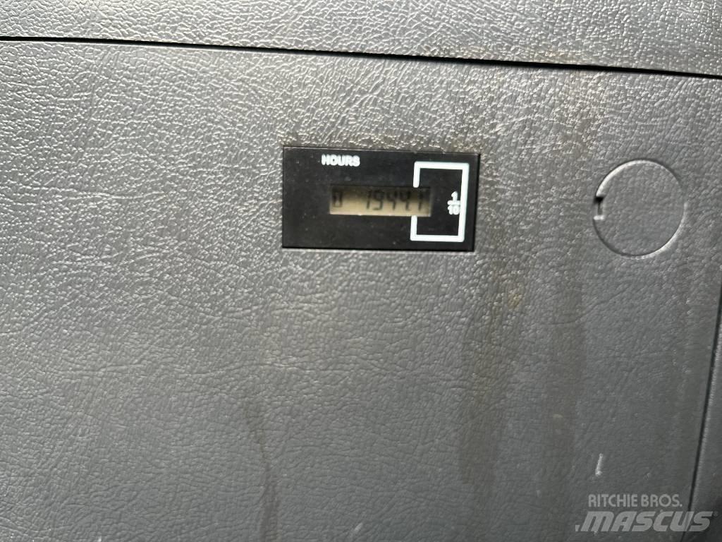 Hyundai HX 140 AL Bandgrävare