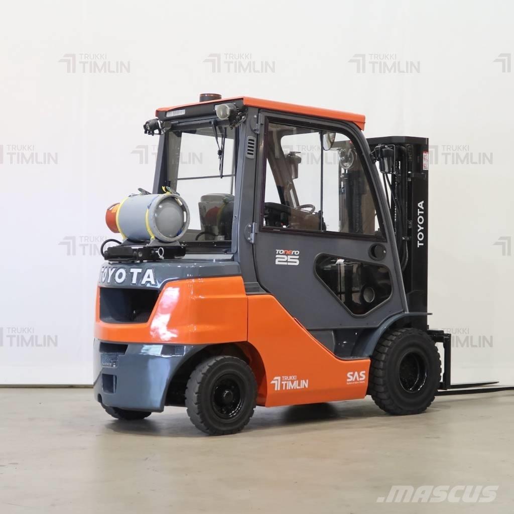 Toyota 02-8FGF25 Gasolmotviktstruckar