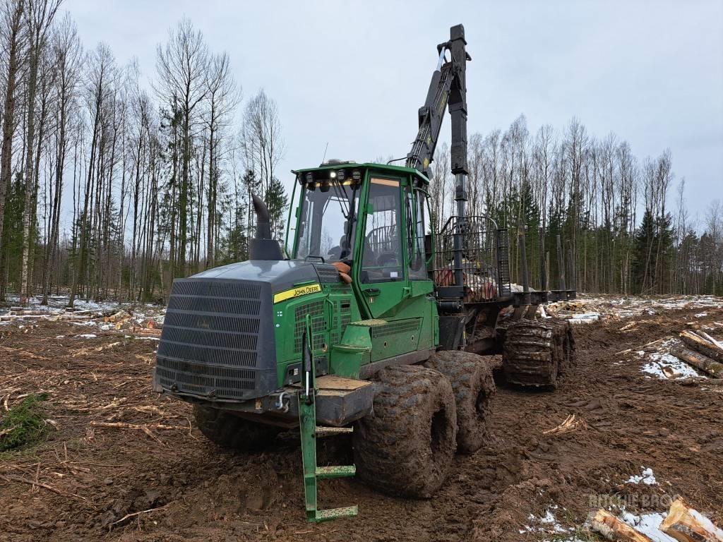 John Deere 1210 G Skotare