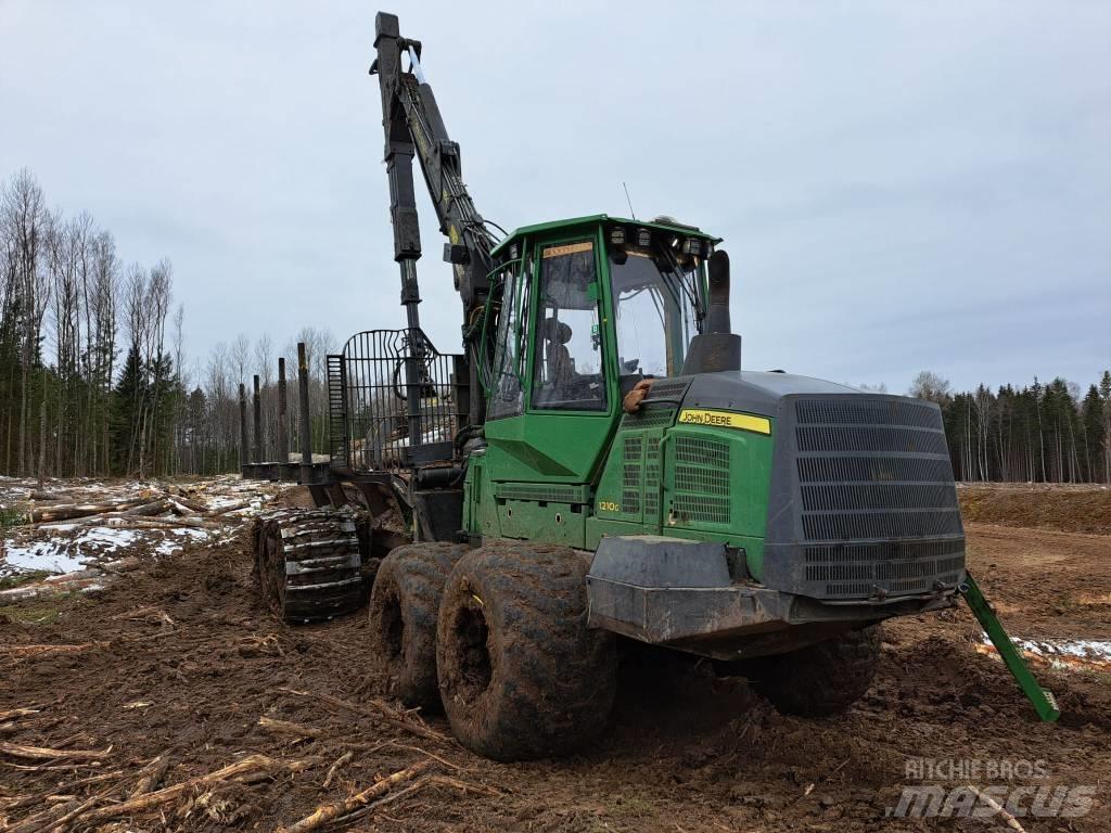 John Deere 1210 G Skotare