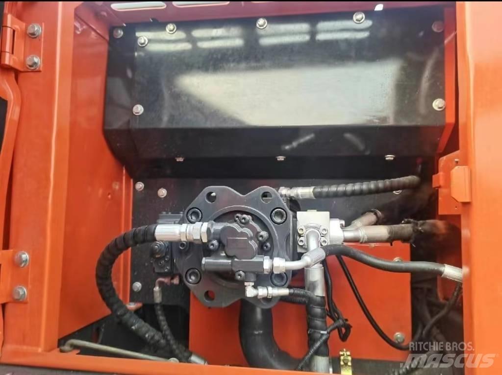 Doosan DX225 Bandgrävare