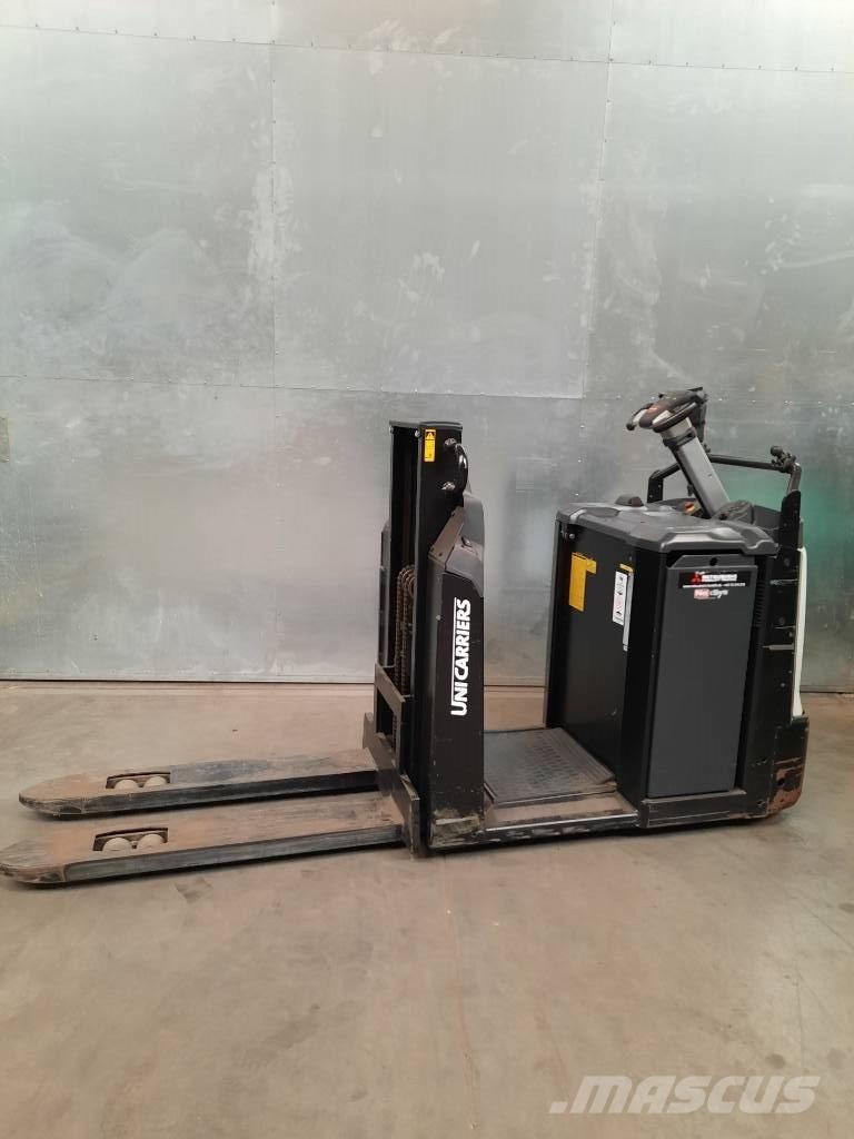 UniCarriers OEP120 Plocktruck, låglyftande